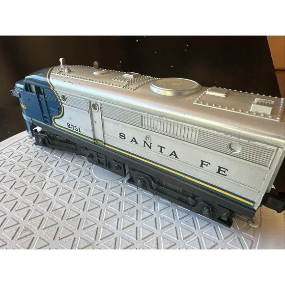 Lionel O Gauge 8351 Blue Santa Fe Blue Bonnet Diesel Engine Working (16-D) - Picture 8 of 11